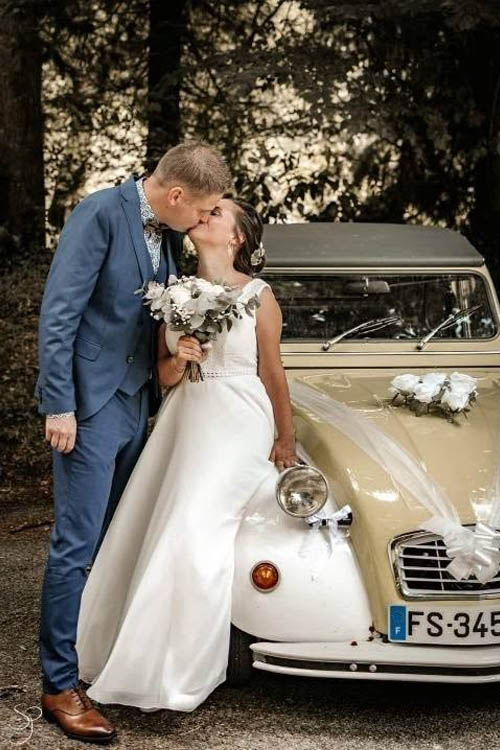 Location de 2 chevaux ou deuches pour votre mariage LEFOLGOET FINISTERE beige